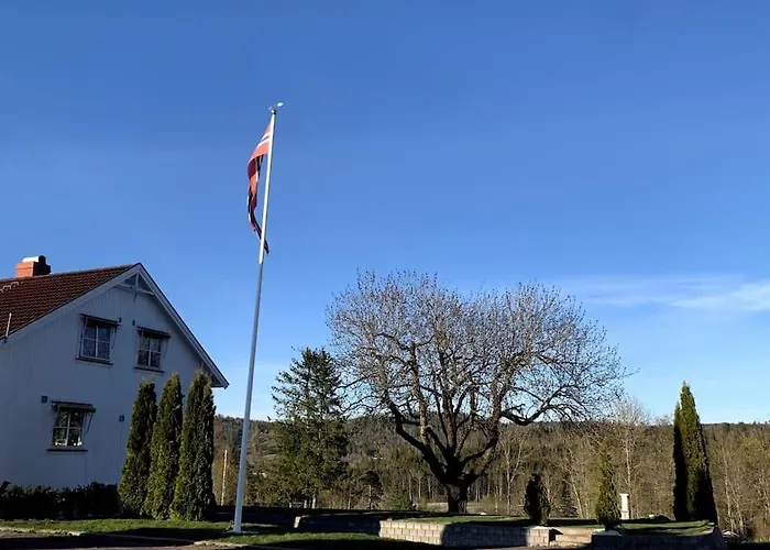 アパート Close To E18 *