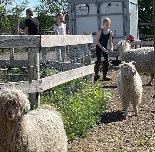 アパート Close To E18 *