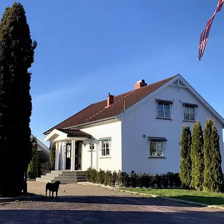 Close To E18 Appartamento